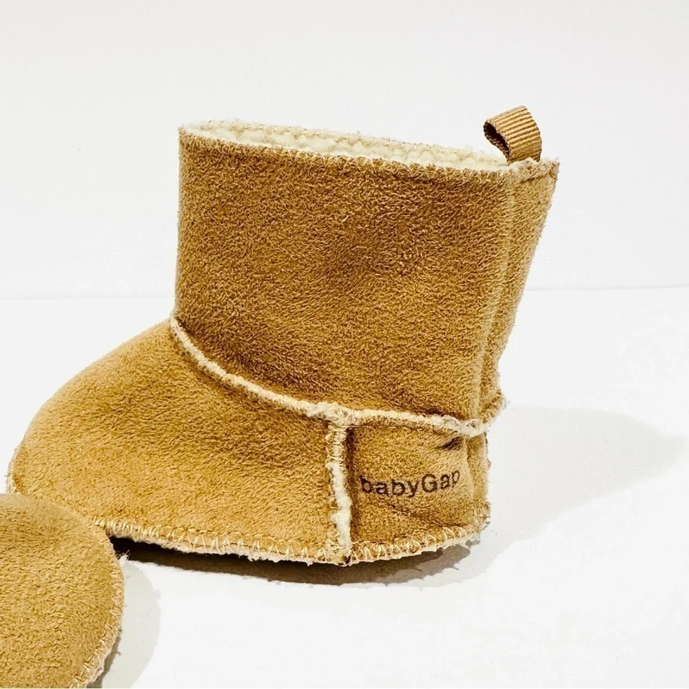 Gap babyGAP Camel Brown Sherpa Lined Booties